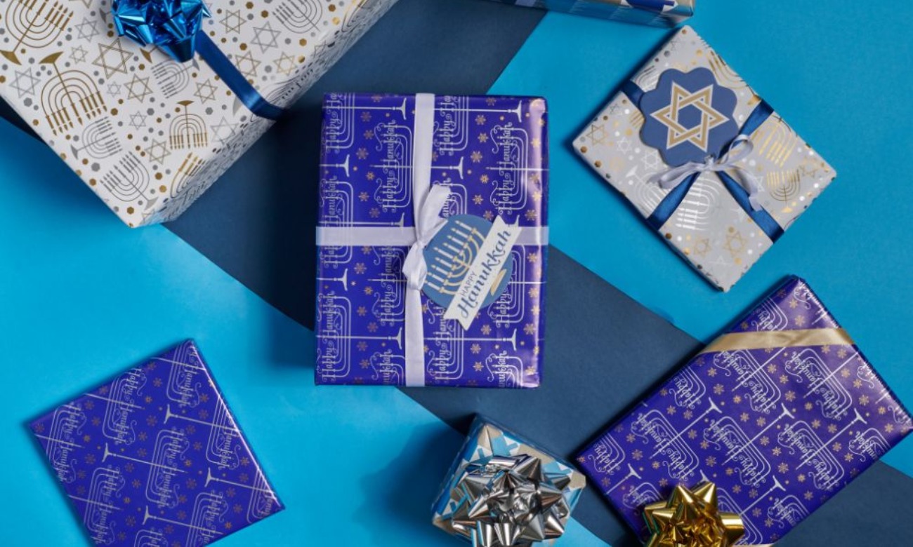 Chanukkah Gifts for IDF Soldiers illustration