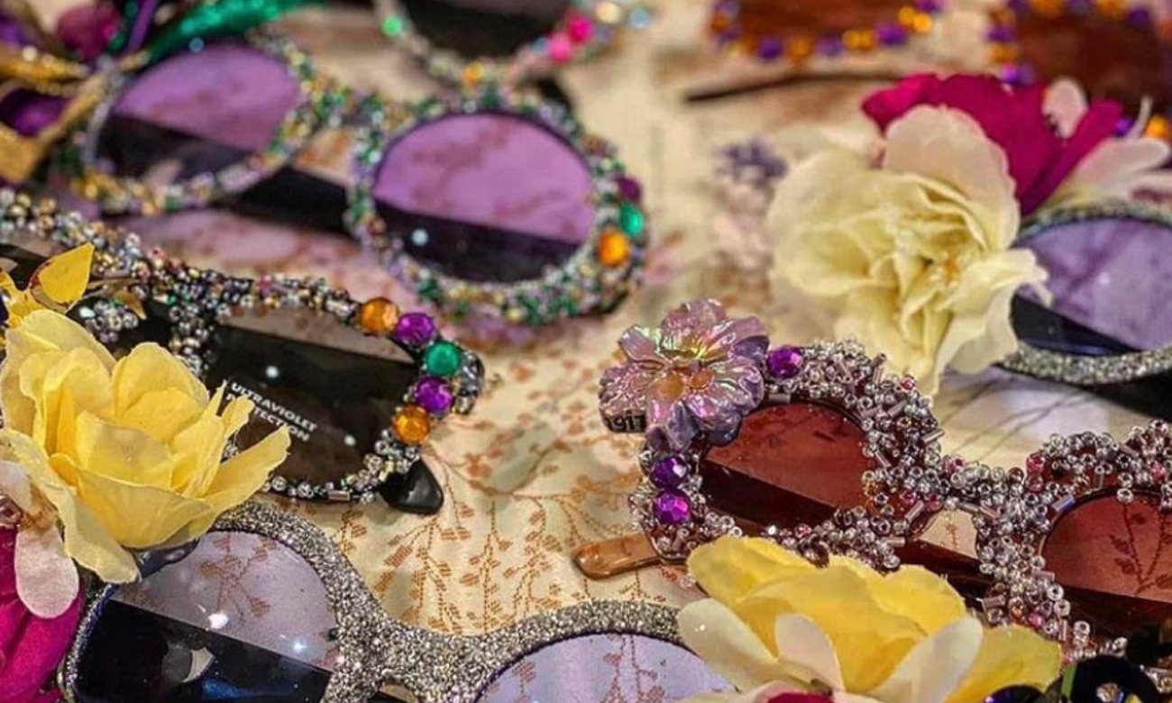 Krewe Du Hillel: Sunglasses Decorating illustration